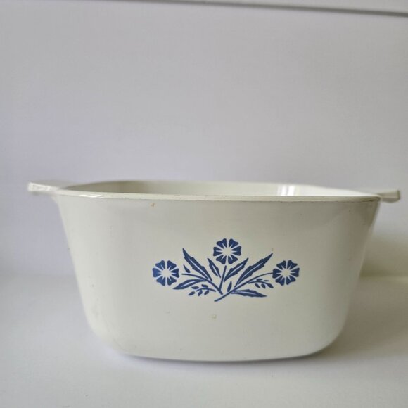 1 3/4 Qt Cornflower Blue Corning Ware Casserole Dish - Made In USA - Picture 8 of 16